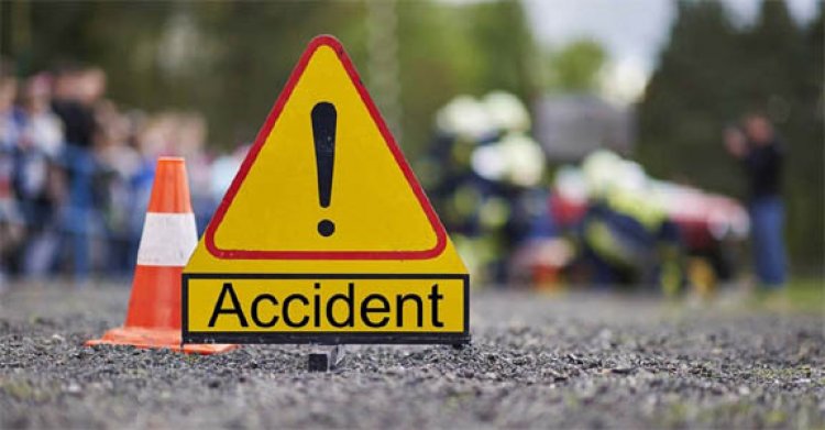 भीषण सड़क हादसाः वाहन के पेड़ से टकराने से 7 लोगों की हुई मौत, 10 घायल