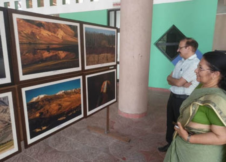 पुष्पा गुजराल साइंस सिटी की ओर से "प्राकृतिक फोटो ग्राफी दिवस' पर प्रदर्शनी लगाई