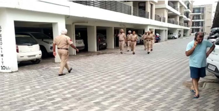 पंजाबः इस जिले में पुलिस ने की छापेमारी, 12 काबू
