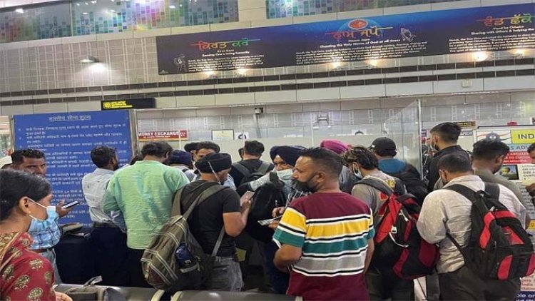 पंजाबः एयरपोर्ट पर यात्रियों ने किया हंगामा