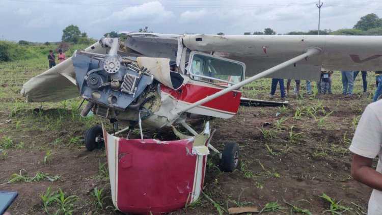 ट्रेनी एयरक्राफ्ट हुआ क्रैश, 22 वर्षीय महिला पायलट घायल, देखें तस्वीरें