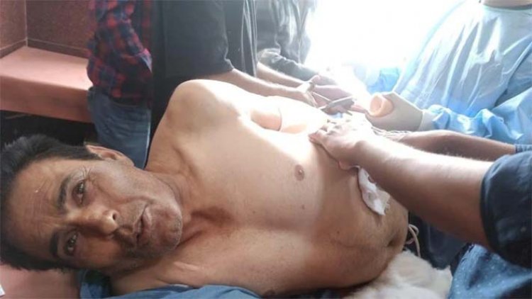 कश्मीरी पंडित भाइयों पर आतंकियों ने चलाई गोलियां, एक की मौत