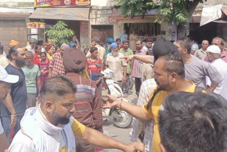 पंजाबः निगम के टिप्पर चालक ने बुजुर्ग को कुचला, मौत, गुस्से में लोगों ने तोड़े गाड़ी के शीशे