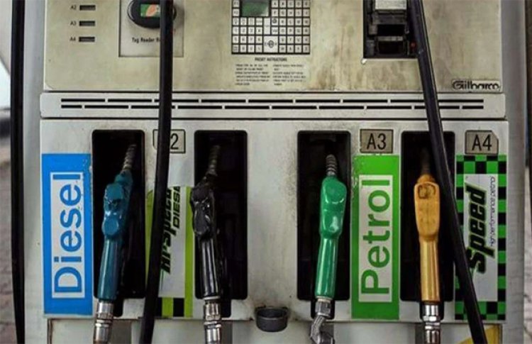 पेट्रोल-डीजल की कीमतों के दामों में हुई कटौती, तेल कंपनियों ने जारी किए नए रेट
