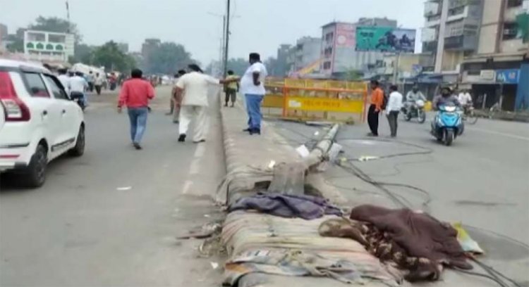 दर्दनाक घटनाः बेकाबू ट्रक ने फुटपाथ पर सो रहे लोगों को कूचला, 4 की मौत, 2 की हालत गंभीर