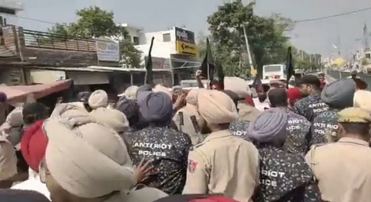 पंजाबः सीएम मान की पत्नी की कार रोककर पूर्व सैनिकों ने किया विरोध, देखें वीडियो