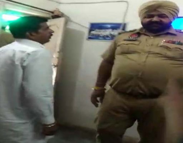 पंजाबः SHO पर विधायक की बधाई फ्लैक्स लगाने के लगे आरोप, रोका तो महिला से की बदसलूकी, देखें वीडियो