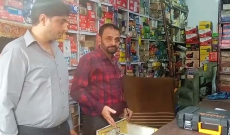 जालंधरः फगवाड़ा गेट में 3 दुकानों से लाखों की नगदी व सामान लेकर हुए फरार