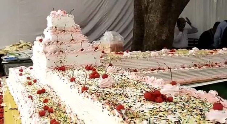 गुरुपर्व पर काटा गया 553 किलो का केक, देखें वीडियो