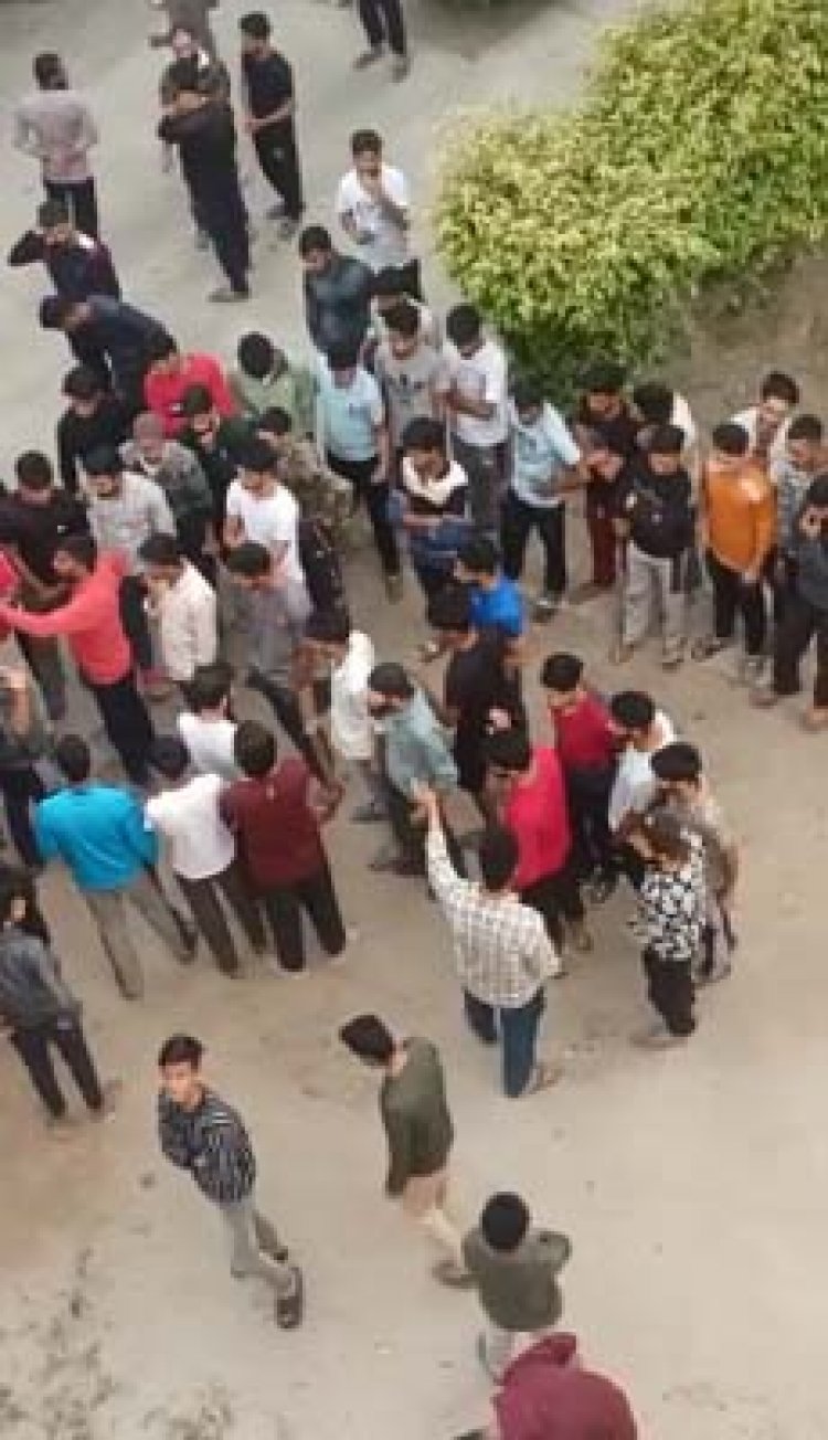 पंजाबः पाकिस्तान-इंग्लैंड मैच के दौरान कॉलेज में भिड़े छात्र, चले ईंट-पत्थर, देखें वीडियो