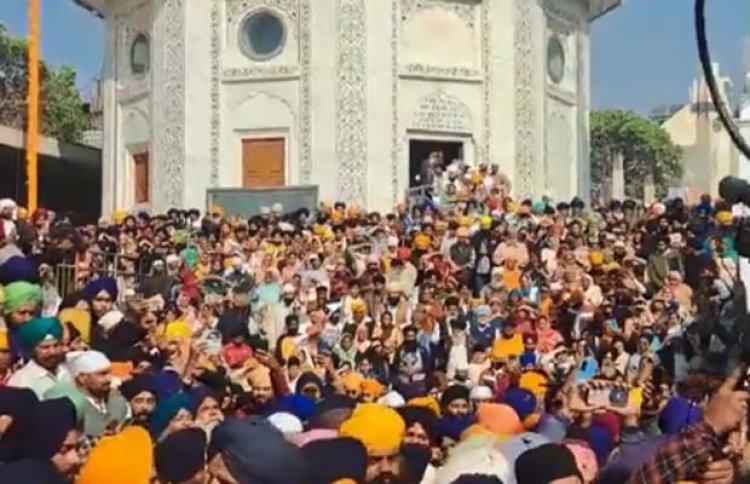 पंजाबः दरबार साहिब में Amritpal Singh ने शुरू की “खालसा वहीर”, उमड़ी संगत, देखें वीडियों