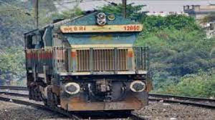 हैरान करने वाला कारनामाः ट्रेन का पूरा इंजन ही ले उड़े चोर