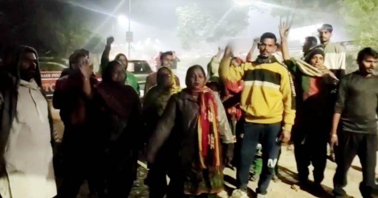 फगवाड़ाः कोर्ट कंपलेक्स में तारीख के लिए 2 युवकों को पुलिस ने किया काबू, परिवार ने किया हंगामा, देखें वीडियो