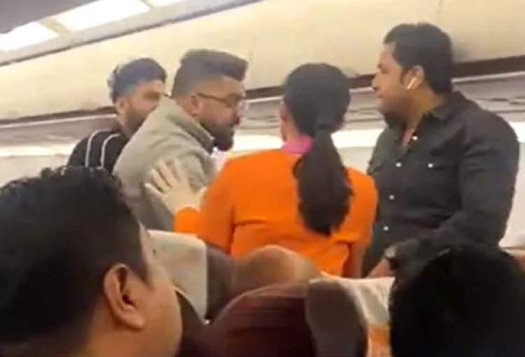 बैंकाक से भारत आ रही फ्लाइट में यात्रियों में जमकर मारपीट, देखें वीडियो