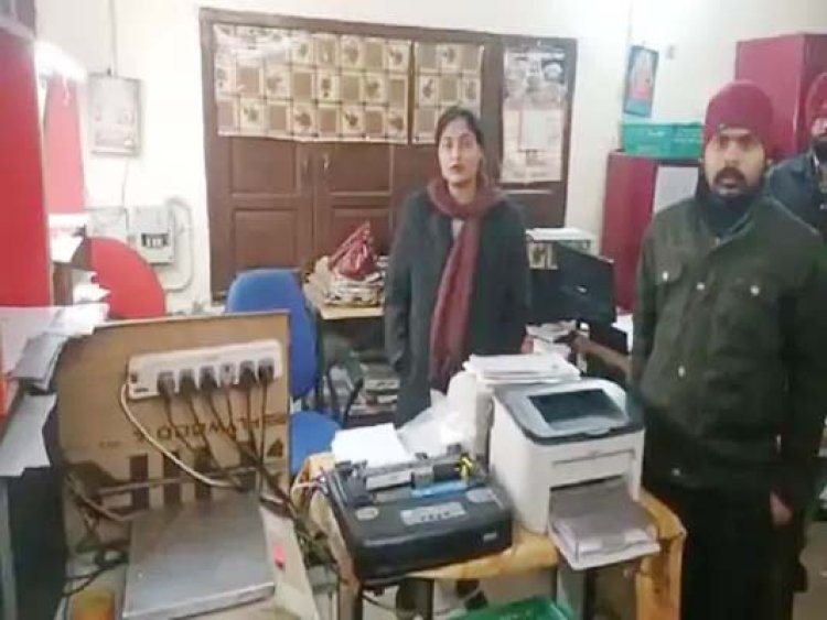 पंजाबः पोस्ट ऑफिस को चोरों ने बनाया निशाना, तोड़े ताले