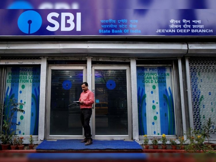 SBI के करोड़ों ग्राहकों को बैंक ने दिया झटका...