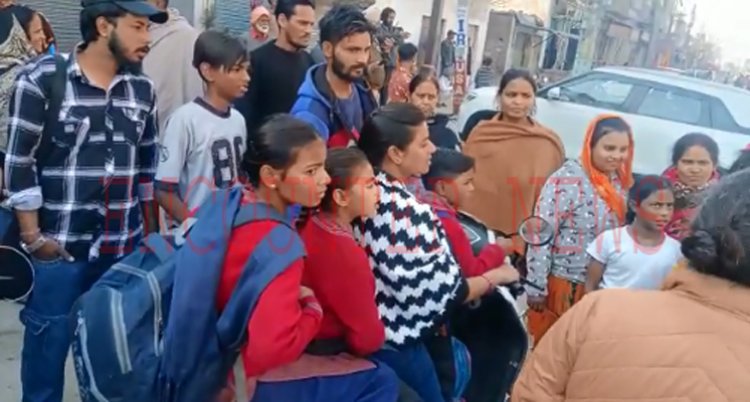 जालंधरः निगम के खिलाफ रोड जाम कर लोगों ने किया प्रदर्शन, देखें वीडियो