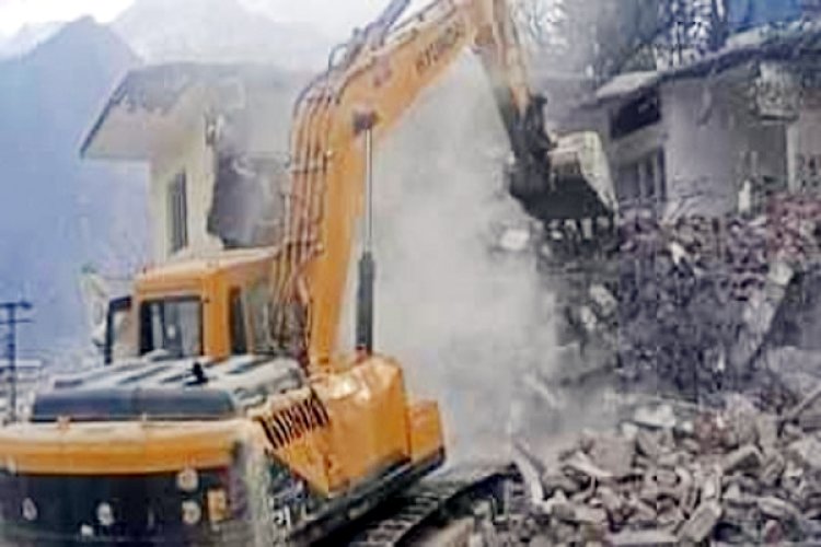 जिले में 250 घरों को तोड़ने का नोटिस जारी