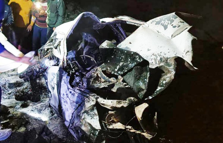 दर्दनाकः कार में हुआ ब्लास्ट, जिंदा जले चाचा-भतीजा