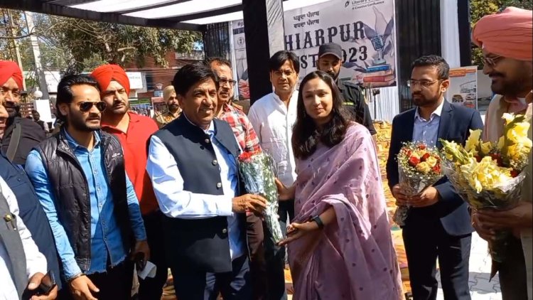 होशियारपुरः पंजाब की पहली Digital Library को कैबिनेट मंत्री ने किया Launch, देखें वीडियो