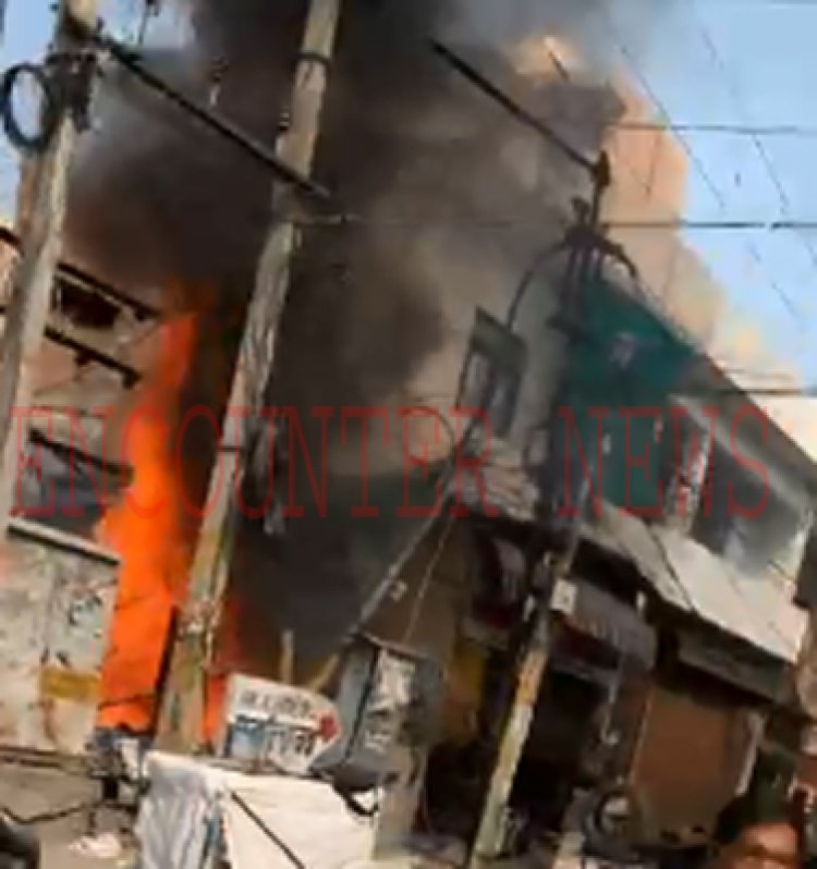 जालंधरः अल्ली मोहल्ला में ट्रांसफार्म को लगी भीषण आग, देखें वीडियो