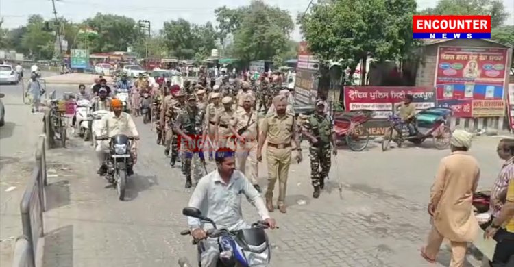 पंजाबः शांति व्यवस्था बनाए रखने के लिए पुलिस ने निकाला फ्लैग मार्च, देखें वीडियो