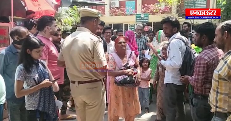 पंजाबः बजुर्ग महिला से हुई ठग्गी, सोने की बालियां लेकर चोर हुआ फरार, देखें वीडियो