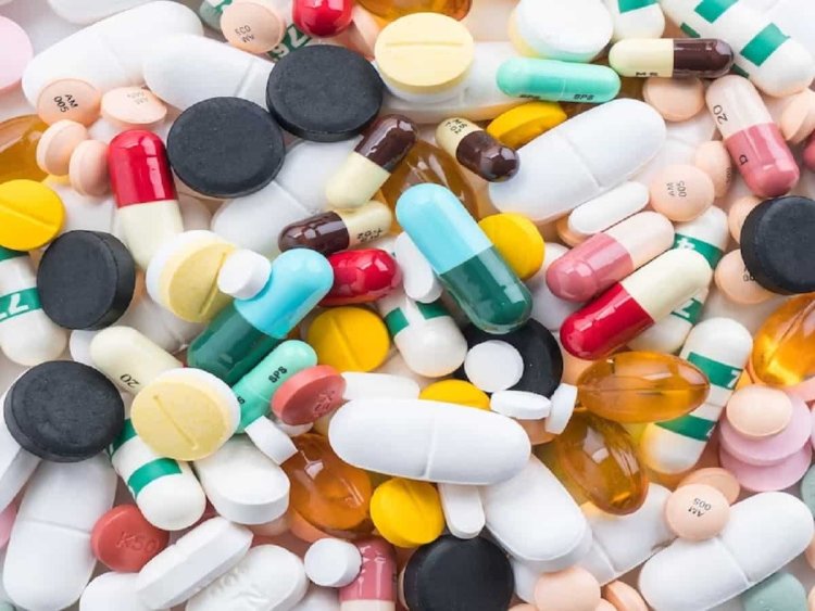 बड़ी खबर: सरकार ने अब बुखार, खांसी, जुकाम, सांस से जुड़ी दवाओं पर लगाया प्रतिबंध