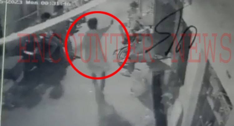 बदमाशों ने युवकों पर अंधाधुंध चलाई गोलियां, देखें CCTV 