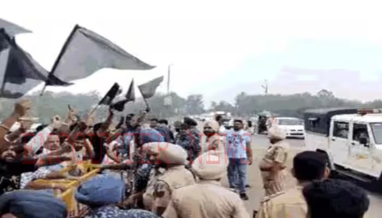 होशियारपुर पहुंचे भाजपा प्रधान सुनील जाखड़ को लोगों ने दिखाए काले झंडे, देखें वीडियो