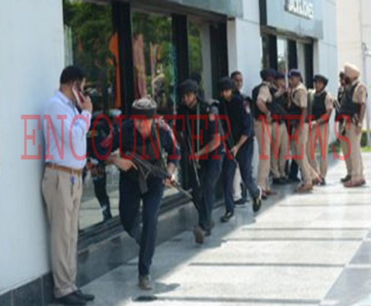 बड़ी खबरः DLF Mall और IT Park में भारी पुलिस तैनात