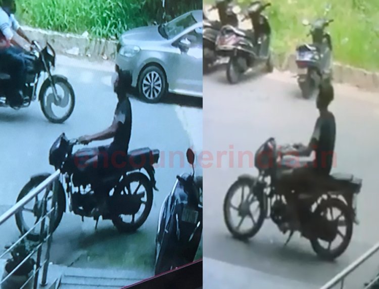 Jalandhar: BN Overseas में पढ़ने आए छात्र की बाइक चोरी, देखें CCTV