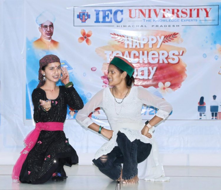 आईईसी यूनिवर्सिटी में हर्षोल्लास के साथ मनाया शिक्षक दिवस