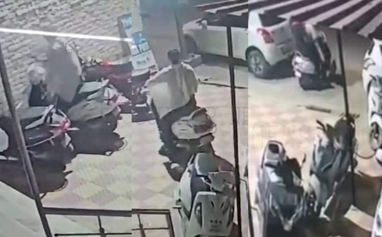 पंजाबः प्राइवेट अस्पताल के बाहर से एक्टिवा लेकर चोर फरार, देखें CCTV
