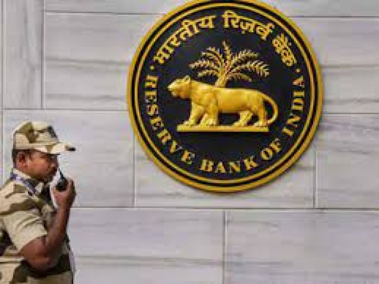 RBI के ऐलान के बाद लोगों को राहत, बैंकों की बढ़ी मुश्किलें