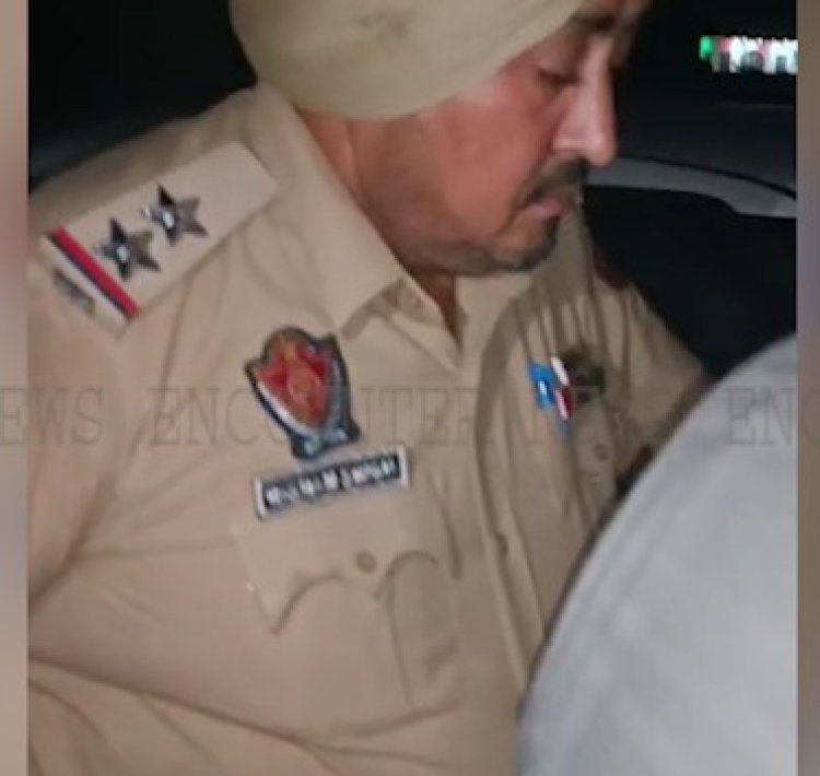 पंजाब : जालंधर के पुलिस कर्मी की गाड़ी से हेरोइन बरामद, देखें वीडियो