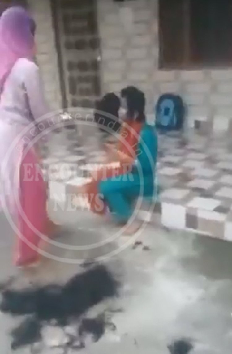 मणिपुर जैसी घटना: महिला के काटे बाल, मुंह काला कर गांव में घुमाया, देखें वीडियो 