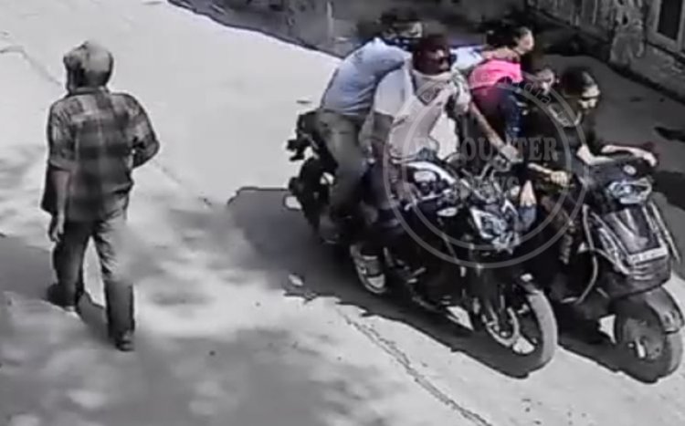 जालंधरः दिन दहाड़े महिला से स्नेचिंग के मामले की CCTV आई सामने 