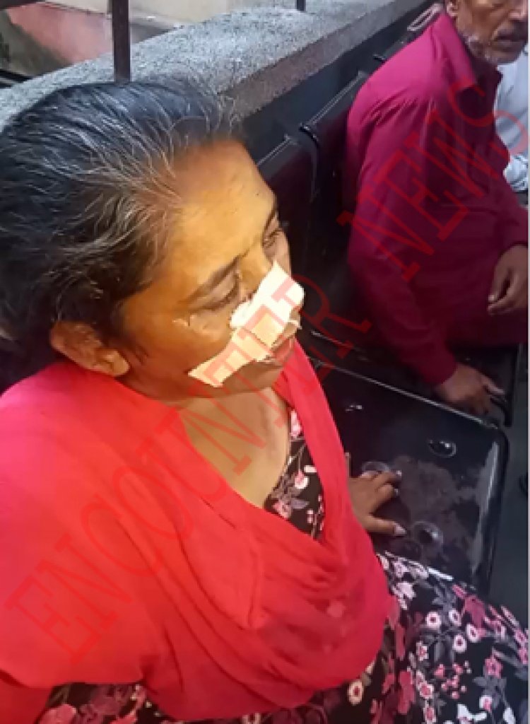 जालंधरः महिला के साथ युवकों ने की मारपीट, देखें Live
