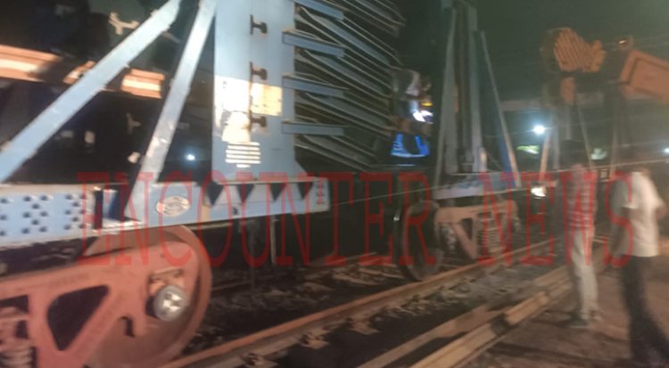 पंजाबः टला हादसा, पटरी से उतरे ट्रेन के डिब्बे, देखें वीडियो