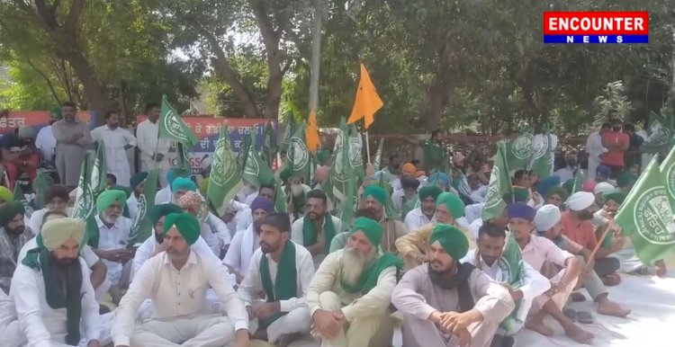 पंजाबः किसानों ने स्पीकर के घर और DSP के दफ्तर का किया घेराव, देखें वीडियो