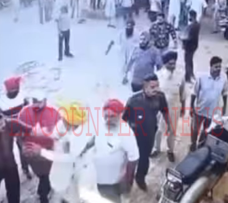 पंजाबः ट्रक यूनियन के बाहर दो पक्षों में हुए विवाद में चले हथियार, देखें वीडियो