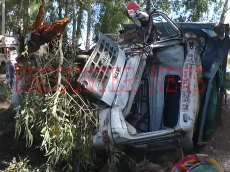 पंजाबः भयानक सड़क हादसे में ट्रक के उड़े परखच्चे