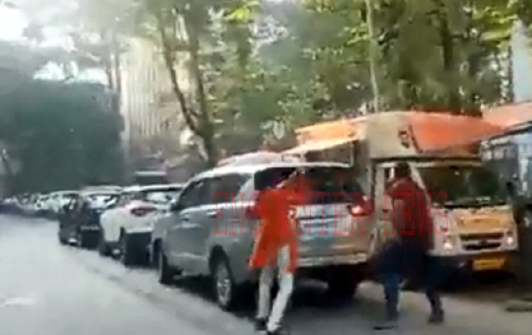 सुबह-सुबह मंत्री के काफिले की गाड़ी में की गई तोड़फोड़
