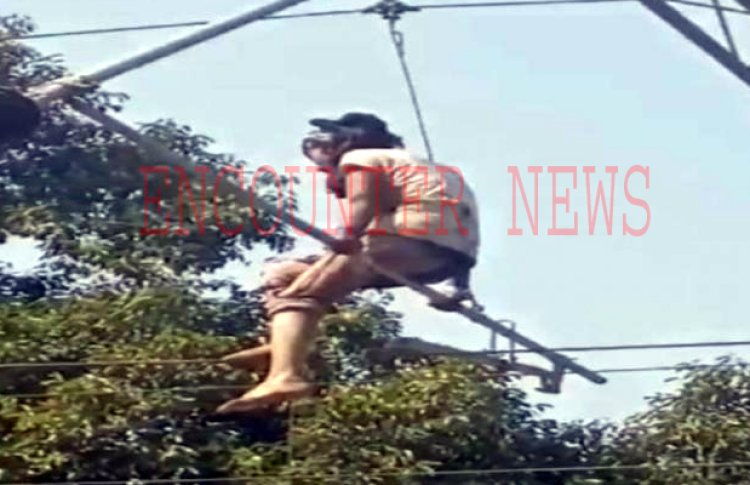 पंजाबः बिजली की हाईवोल्टेज तारों पर चढ़ी लड़की, लगा जोरदार झटका