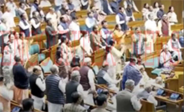 राज्यसभा से AAP सांसद राघव चड्‌ढा का हटा निलंबन, देखें वीडियो