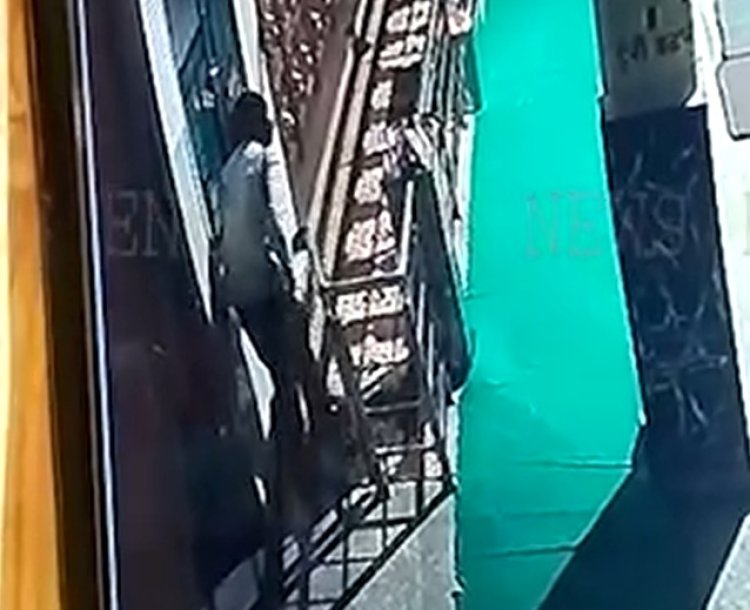 पंजाब : चोरों ने मंदिर को बनाया निशाना, देखें CCTV