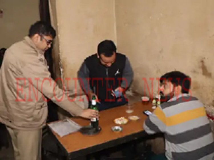जालंधरः एक्शन के मूड में CP Swapan Sharma, शराब पीते 22 लोगों को लिया हिरासत में, देखें वीडियो
