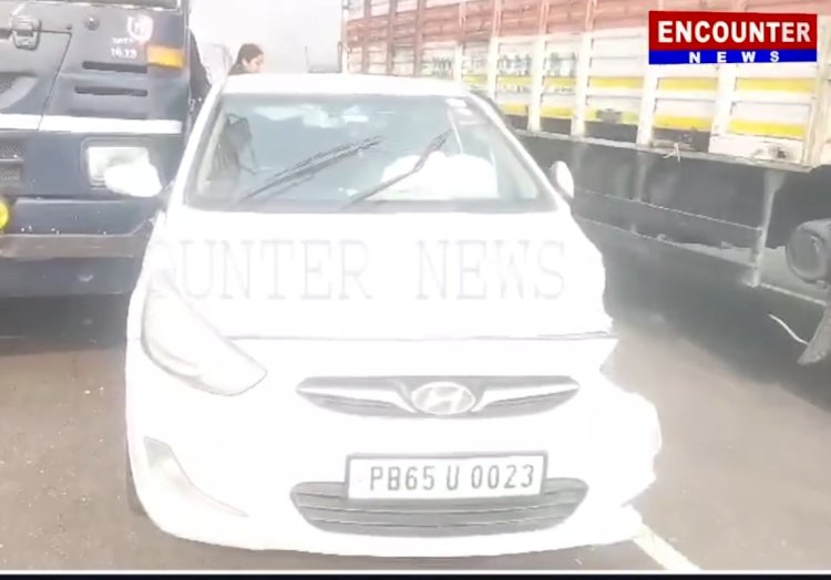 पंजाबः पुलिस की बस और कार सहित अन्य वाहन की हुई टक्कर, खुले एयरबैग, देखें वीडियो