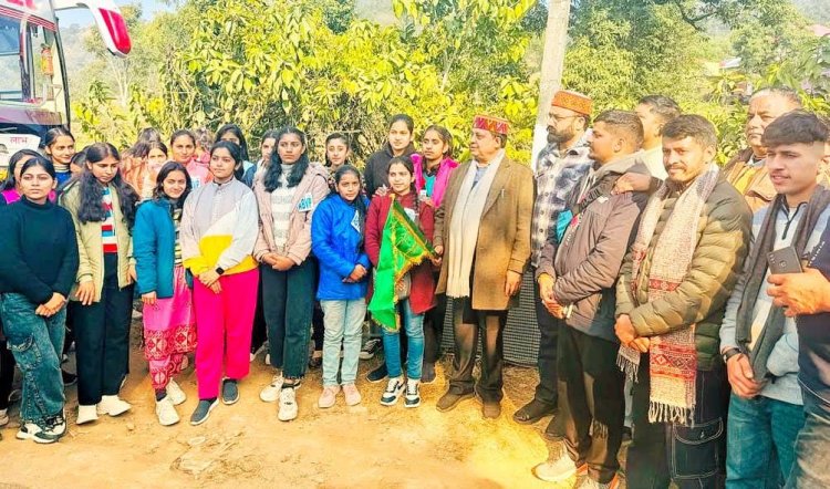बंगाणा कॉलेज के 94 छात्र सांस्कृतिक भ्रमण पर रवाना
